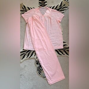 Vanity Fair Soft Pink Pajama Set Size M EUC